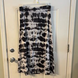 🤑 4 for $15……..Mossimo Tie Dye Maxi Shirt